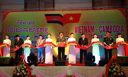 Công ty ADCC tham gia hội chợ thương mại Việt Nam – Campuchia